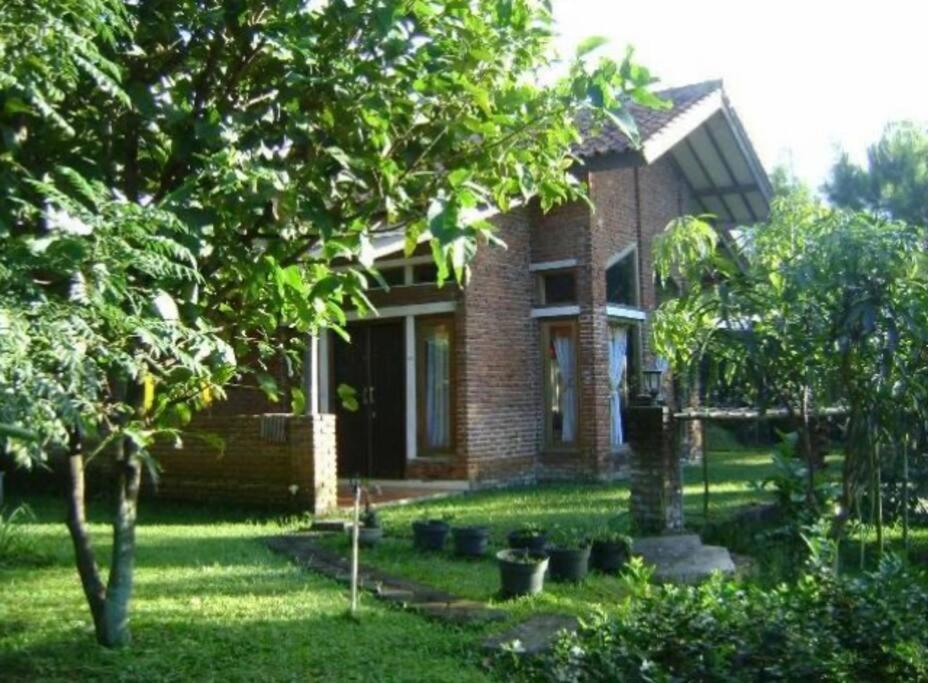 Villa Naumi Bandung Eksteriør billede